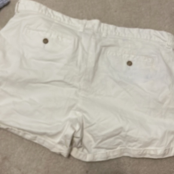 Gap Shorts 4 inch - Picture 3 of 3